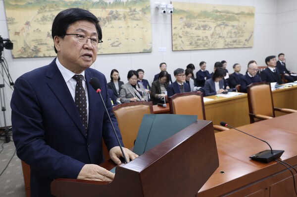 ▲ 법안처리 관련 발언하는 최교진 장관. /뉴시스