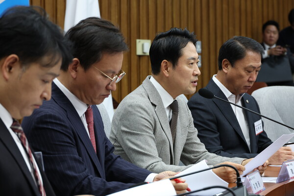 ▲ 국민의힘 노동위원회 전체회의 발언하는 장동혁 대표. /뉴시스