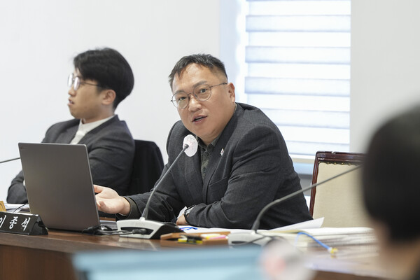 ▲ 발언하는 이종석 의원.