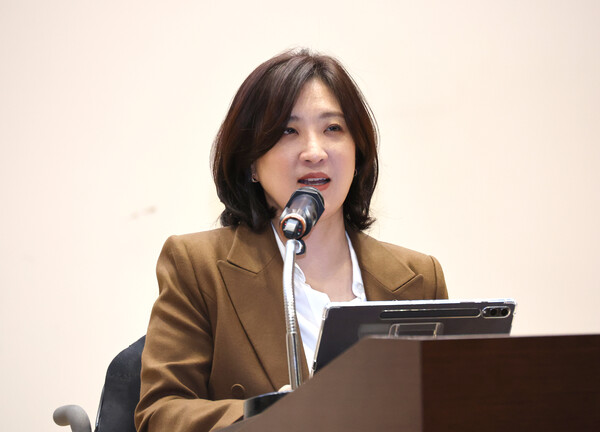 ▲ 최보윤 국민의힘 의원이 3일 오후 서울 여의도 국회 의원회관에서 열린 2025 국제 장애인 문화예술 교류대회에서 축사를 하고 있다. /뉴시스