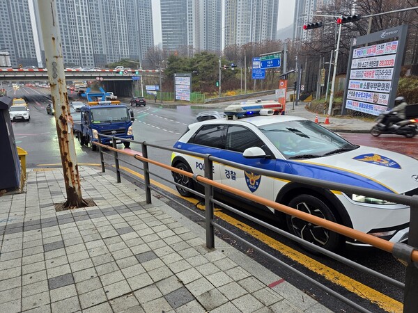 ▲ 겨울철 폭설 및 도로 결빙 대비 경찰 합동 도로 안전 훈련.