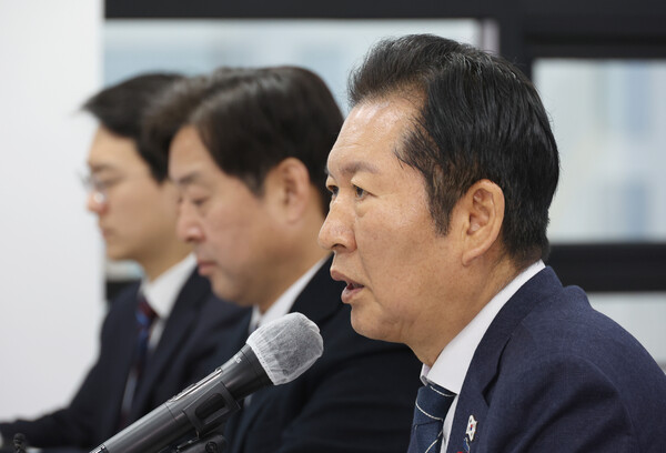 ▲ 강원 현장 최고위원회 발언하는 정청래 더불어민주당 대표. /뉴시스