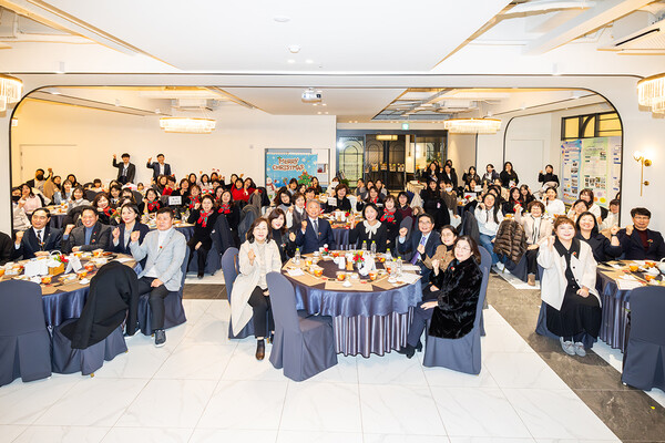 ▲ 계양구육아종합지원센터, 2025 사업 보고회 단체사진.