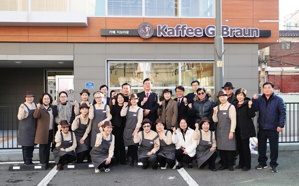 ▲ ‘카페지브라운 도화점’ 개소식.