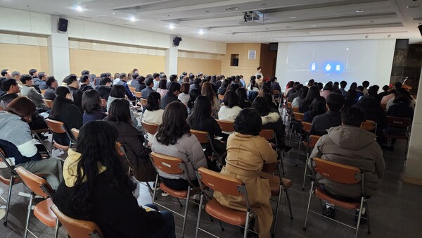 ▲ 한문철 변호사 초청 ‘강화아카데미’ 개최 모습.