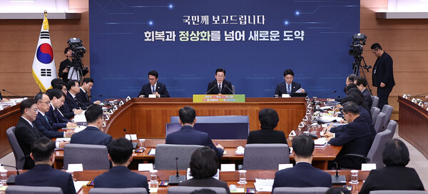 ▲ 이재명 대통령이 19일 서울 종로구 정부서울청사 별관에서 열린 법무부(대검찰청)·성평등가족부 업무보고에서 발언하고 있다. (사진=대통령실통신사진기자단 제공) /뉴시스