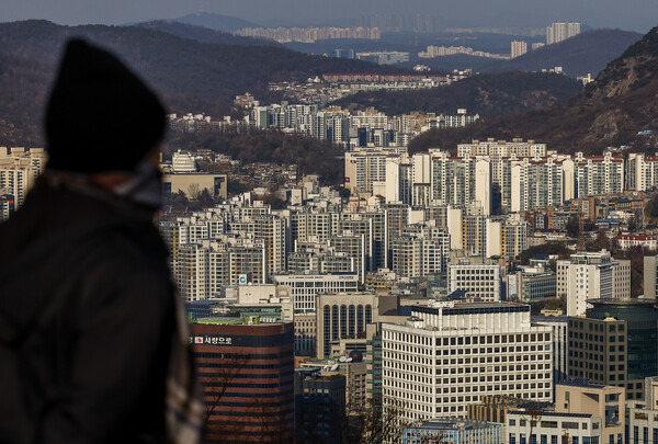 ▲ 서울 중구 남산에서 시내 아파트가 보이고 있다. /뉴시스