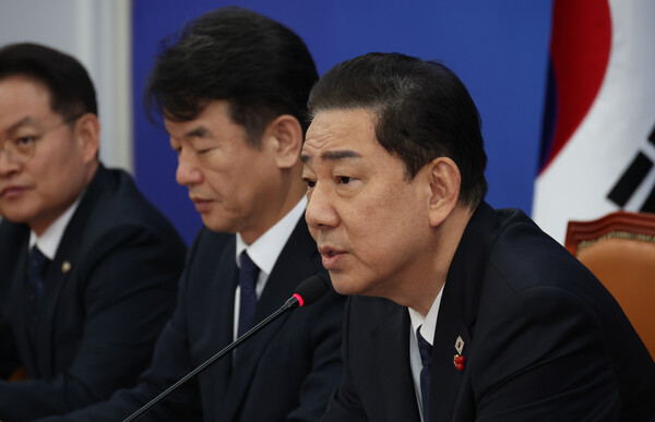 ▲ 김병기 원내대표, 원내대책회의 발언. /뉴시스