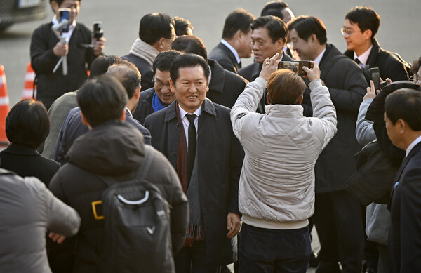 ▲ 전남 현장 최고위원회 회의 도착한 정청래 민주당 대표. /뉴시스