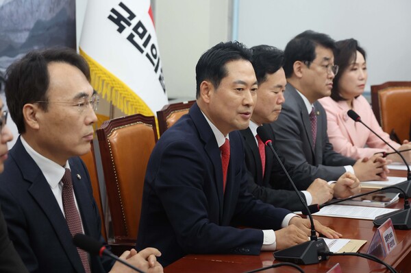 ▲ 장동혁 국민의힘 대표가 5일 오전 서울 여의도 국회에서 열린 야당탄압가짜뉴스감시특위 제1차 전체회의에서 발언을 하고 있다. /뉴시스