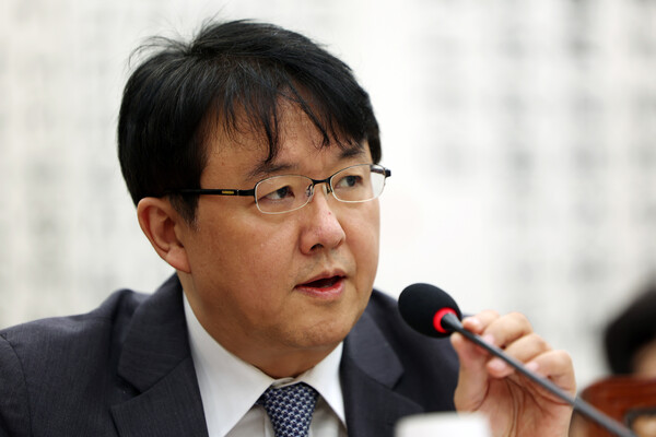 ▲ 김태훈 서울남부지검 검사장이 지난해 10월 23일 오전 서울 여의도 국회 법제사법위원회에서 열린 서울고등검찰청-서울중앙지방검찰청 등에 대한 국정감사에서 질의에 답하고 있다. /뉴시스