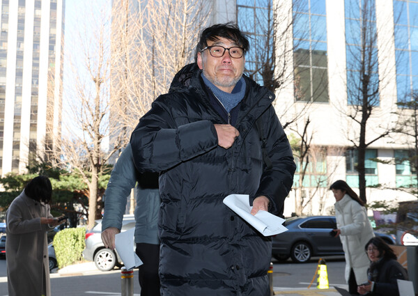 ▲ 김병기 전 원내대표 고발인 조사 출석하는 김순환 사무총장. /뉴시스