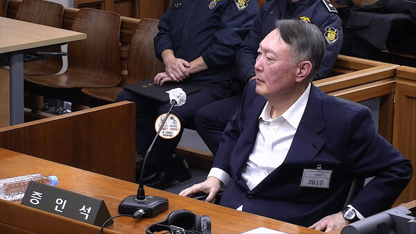 ▲ 한덕수 전 총리 재판 증인 출석한 윤석열 전 대통령. /뉴시스