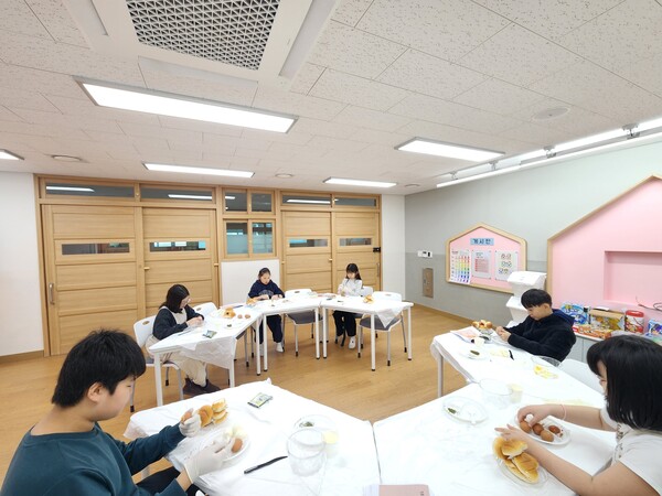 ▲ 용인 처인초, 불 없이 만드는 요리로 채운 겨울방학 운영 관련 사진.