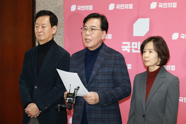 ▲ 백브리핑하는 송언석 원내대표. /뉴시스