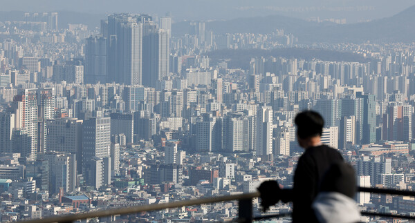 ▲ 서울 중구 남산에서 서울시내 아파트가 보이고 있다. /뉴시스