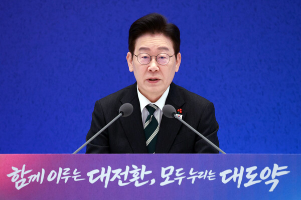 ▲ 이재명 대통령이 21일 청와대 영빈관에서 열린 2026년 신년 기자회견에서 발언하고 있다. /뉴시스