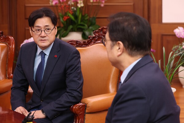 ▲ 인사말 하는 홍익표 정무수석. /뉴시스