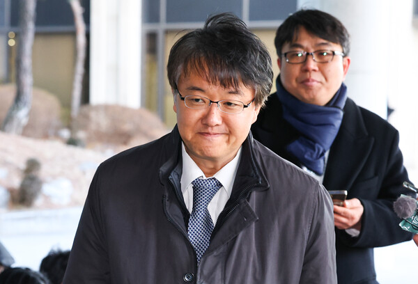 ▲ 통일교와 신천지의 정교유착 의혹을 수사하는 검찰·경찰 합동수사본부의 본부장을 맡은 김태훈 합수본부장이 8일 서울 서초구 서울고검으로 출근하고 있다. /뉴시스