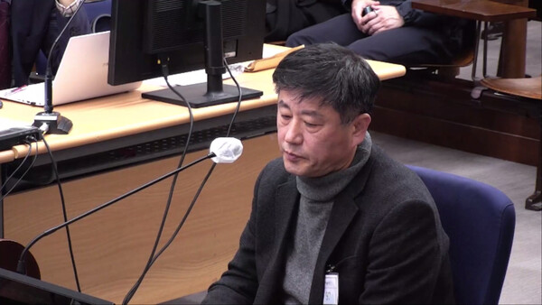 ▲ 12·3 비상계엄 사태 과정에서 이른바 '비선 실세' 역할을 한 것으로 알려진 노상원 전 정보사령관이 지난해 12월 8일 서울중앙지방법원에서 열린 윤석열 전 대통령 재판에 출석해 대부분의 질문에 증언을 거부했다. (사진=서울중앙지방법원 제공).