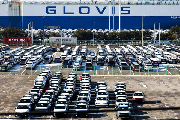 ▲ 경기 평택시 평택항에 수출용 자동차가 세워져 있다. /뉴시스