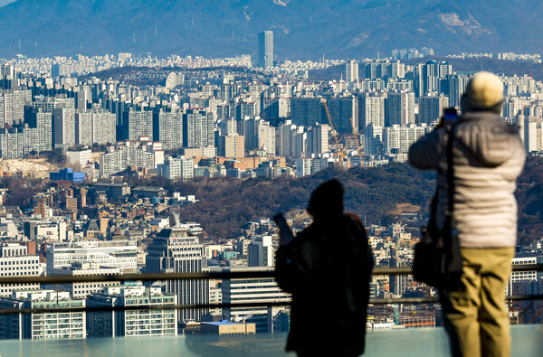 ▲ 서울 중구 남산에서 서울시내 아파트가 보이고 있다. /뉴시스