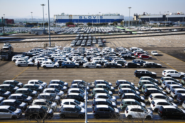 ▲ 경기 평택시 평택항에 수출용 자동차가 세워져 있다. /뉴시스