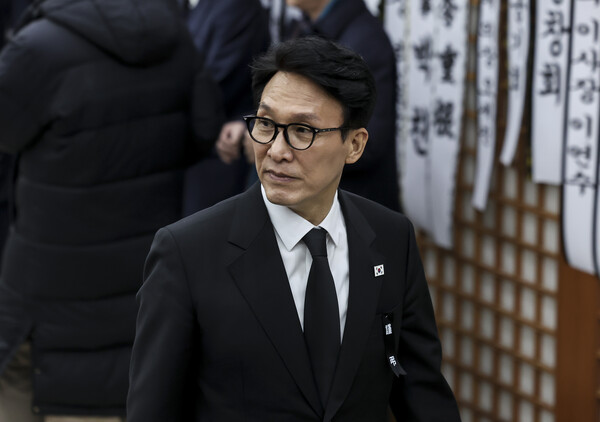 ▲ 고 이해찬 전 총리 빈소 지키는 김민석 총리. /뉴시스