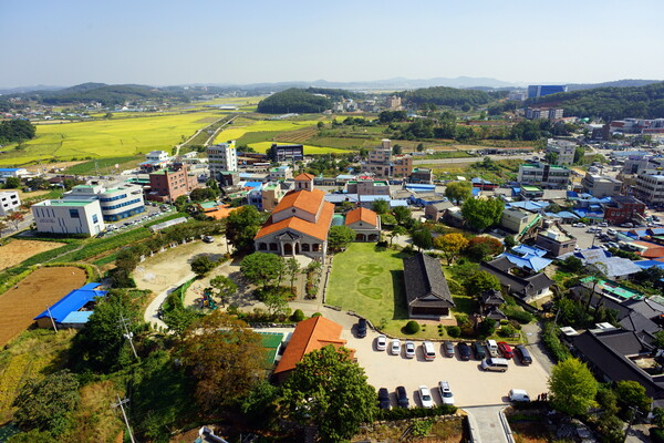 ▲ 온수마을 전경.