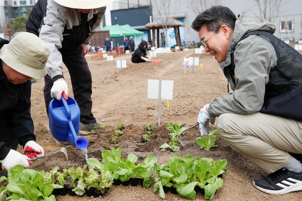 ▲ 2025년 성동 무지개텃밭 개장식 모습.