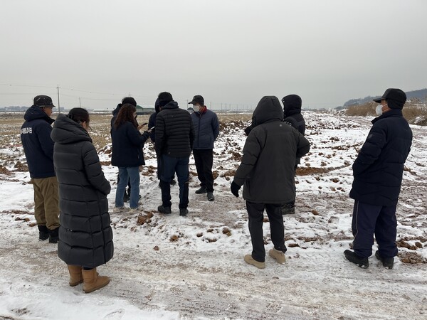 ▲ 농지 불법 성토 단속 모습.