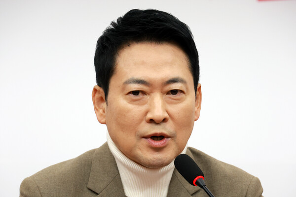 ▲ 장동혁 국민의힘 대표가 5일 서울 여의도 국회에서 열린 최고위원회의에서 발언하고 있다. /뉴시스