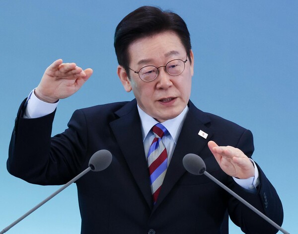 ▲ 이재명 대통령이 6일 창원컨벤션센터에서 열린 ‘경남의 마음을 듣다’ 타운홀 미팅에서 발언하고 있다. /뉴시스