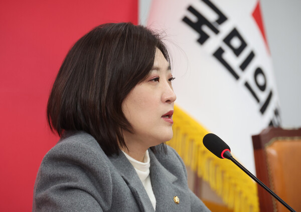 ▲ 한동훈 제명 의결 브리핑하는 최보윤 국민의힘 수석대변인. /뉴시스