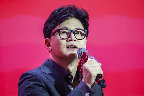 ▲ 한동훈 전 국민의힘 대표가 8일 서울 송파구 잠실실내체육관에서 열린 토크콘서트 2026에서 발언하고 있다. /뉴시스