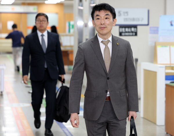 ▲ 김용현 전 국방부 장관의 변호인 이하상, 유승수 변호사. /뉴시스