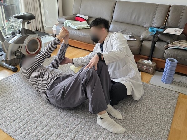 ▲ 방문 건강 돌봄 서비스 운영 모습.