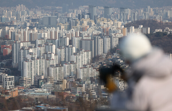 ▲ 서울 중구 남산에서 서울시내 아파트가 보이고 있다. /뉴시스