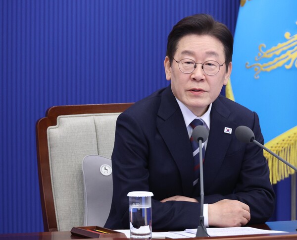 ▲ 이재명 대통령이 19일 청와대에서 열린 수석보좌관회의에서 발언하고 있다. /뉴시스