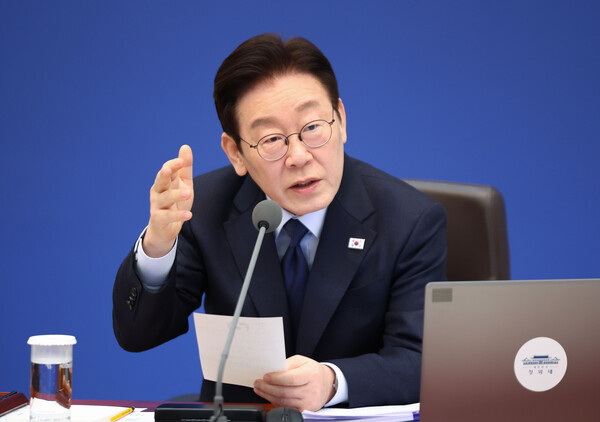 ▲ 이재명 대통령이 10일 청와대에서 열린 국무회의에서 발언하고 있다. /뉴시스▲ 이재명 대통령이 10일 청와대에서 열린 국무회의에서 발언하고 있다. /뉴시스