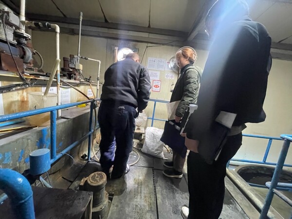 ▲ 폐수 부적정 처리행위 점검 모습.