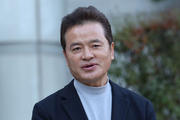 ▲ 취재진 질의에 답하는 임종성 전 의원. /뉴시스