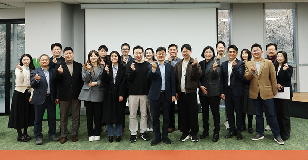 ▲ ‘글로벌 진출 성과공유 및 간담회’ 단체사진.