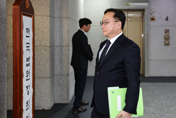 ▲ 박영재 법원행정처장이 25일 서울 서초구 대법원에서 열린 전국법원장회의에 참석하고 있다. /뉴시스