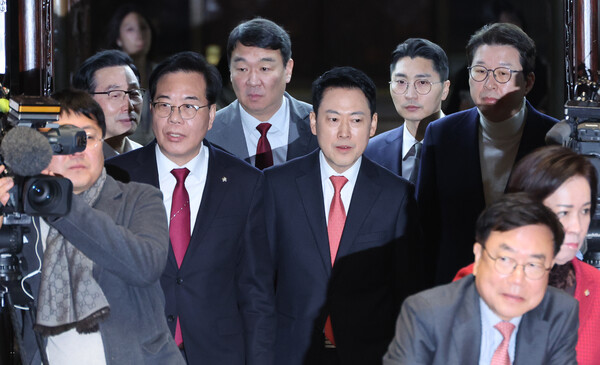 ▲ 의원총회 참석하는 송언석-장동혁. /뉴시스