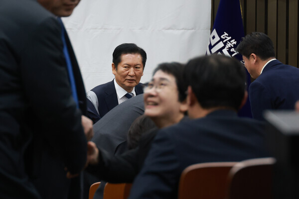 ▲ 의총 참석하는 정청래 대표. /뉴시스