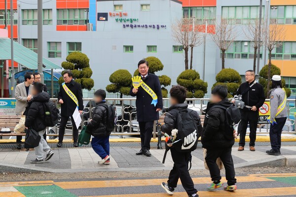 ▲ ‘유관기관 합동 어린이 교통안전 캠페인’ 실시 모습.