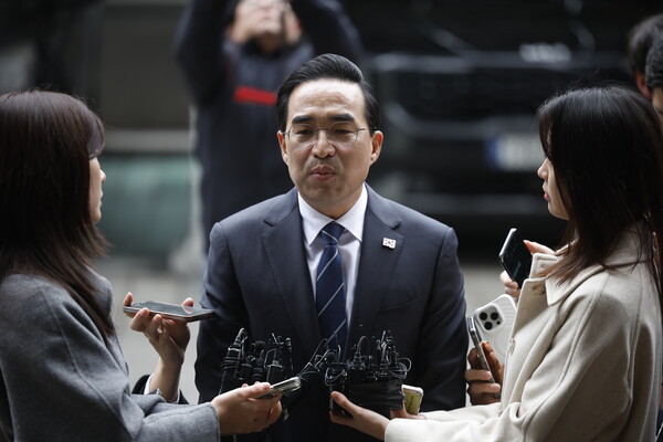 ▲ 박홍근 기획예산처 장관 후보자가 3일 서울 중구 예금보험공사에 마련된 인사청문회 준비 사무실로 출근하며 입장을 밝히고 있다. /뉴시스