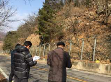 ▲ 해빙기 취약 도로시설 안전점검 모습.